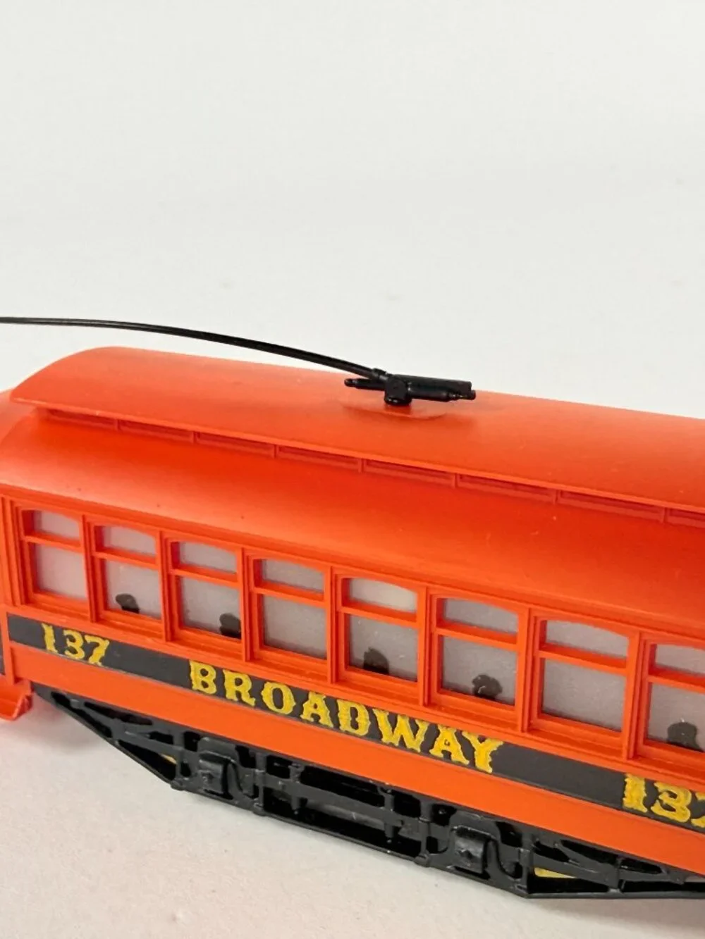 Vintage TYCO HO Scale 214G Broadway Trolley Car #137 Runs